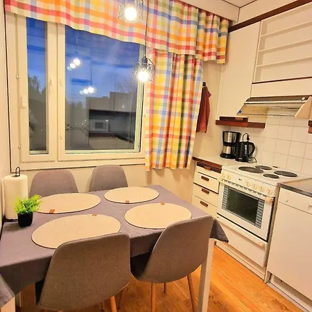 Kotoisa Kaksio Levaehdae Taeaellae Ja Parkki 아파트