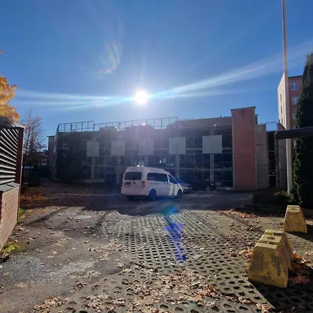 Kotoisa Kaksio Levaehdae Taeaellae Ja Parkki * Lahti