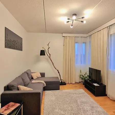 Kotoisa Kaksio Levaehdae Taeaellae Ja Parkki Apartament *
