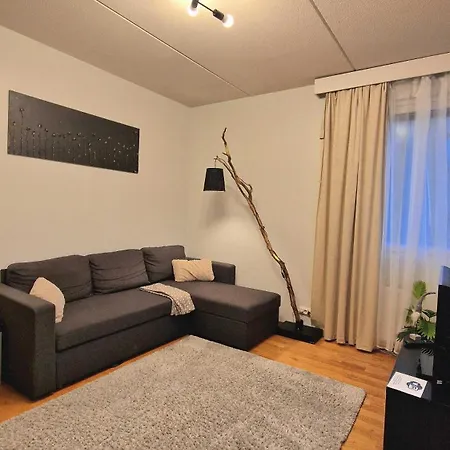 Kotoisa Kaksio Levaehdae Taeaellae Ja Parkki Apartament Lahti