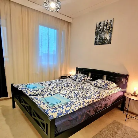 Kotoisa Kaksio Levaehdae Taeaellae Ja Parkki