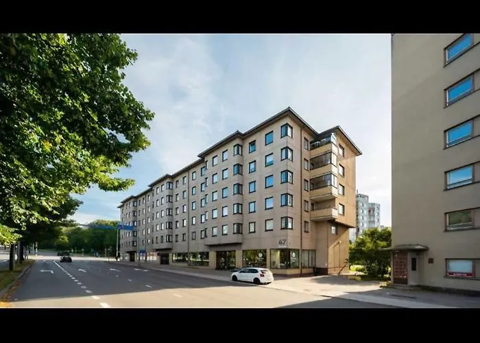 Kotoisa Kaksio Levaehdae Taeaellae Ja Parkki *