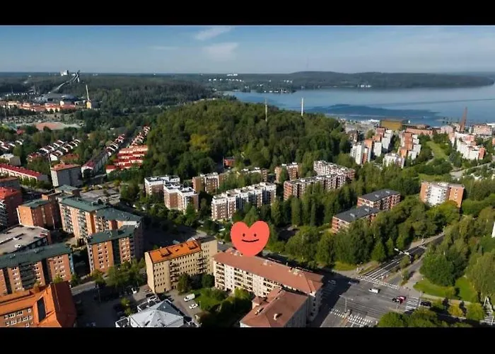 Kotoisa Kaksio Levaehdae Taeaellae Ja Parkki 라티