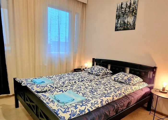 Kotoisa Kaksio Levaehdae Taeaellae Ja Parkki